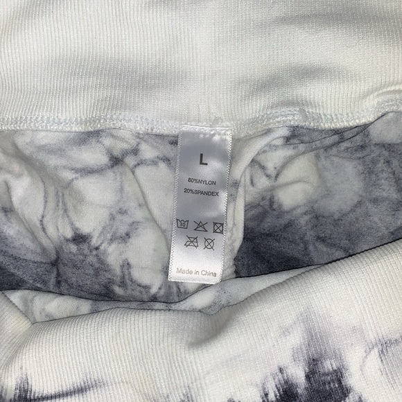 NWOT- Fitness Swank- Workout Set- Sz Lrg- Blk & Wht Marble (GymShark Comparable) - Picture 7 of 10